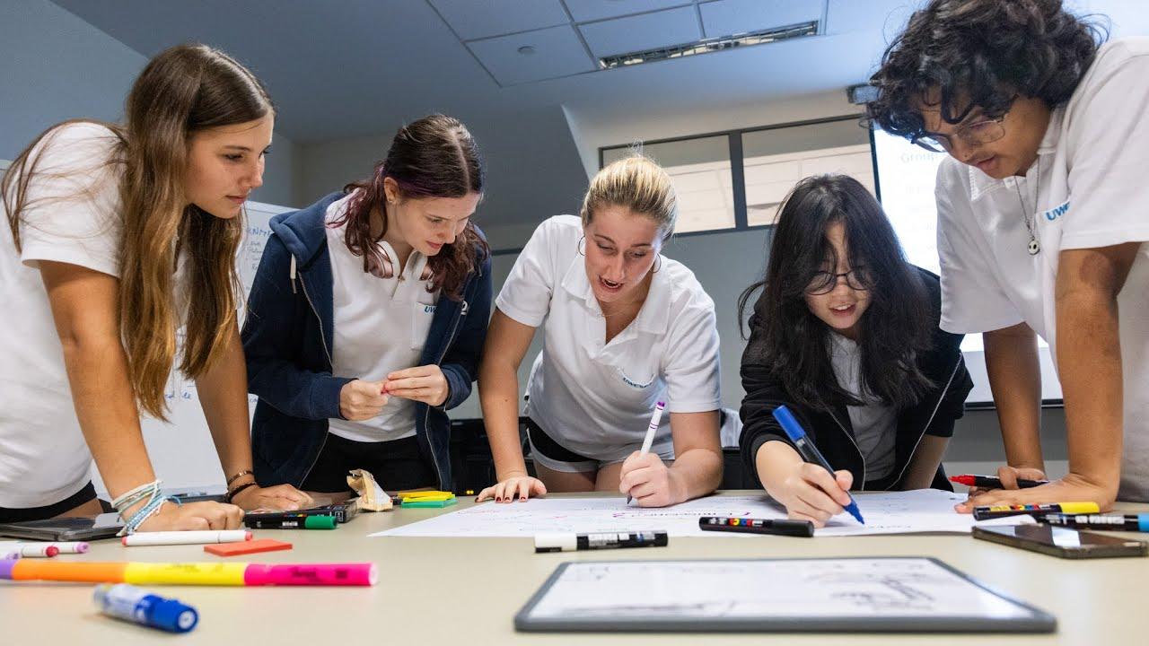 GLA students collaborating